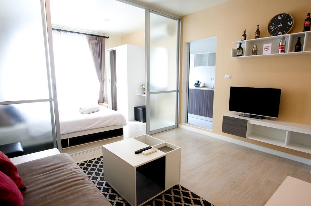 Apartment D Sign R628 *